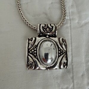 Elegant Silver Pendant Necklace